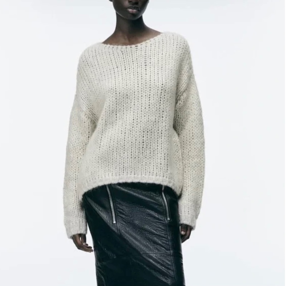 New Zara Chinky Fuzzy Sweater Medium